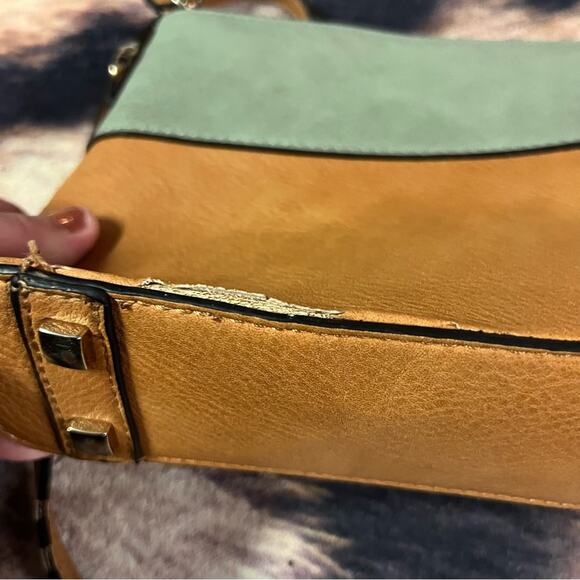 Simply Noelle Neutral Colorblock Crossbody or Shoulder Bag w/ Zipper Closures - Picture 9 of 14